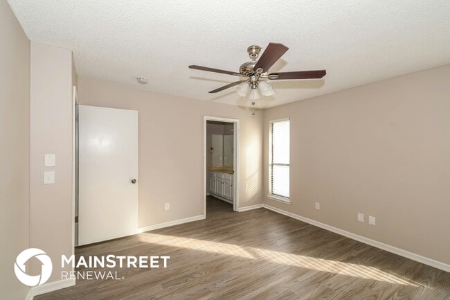 Building Photo - 13093 Silver Oak Dr