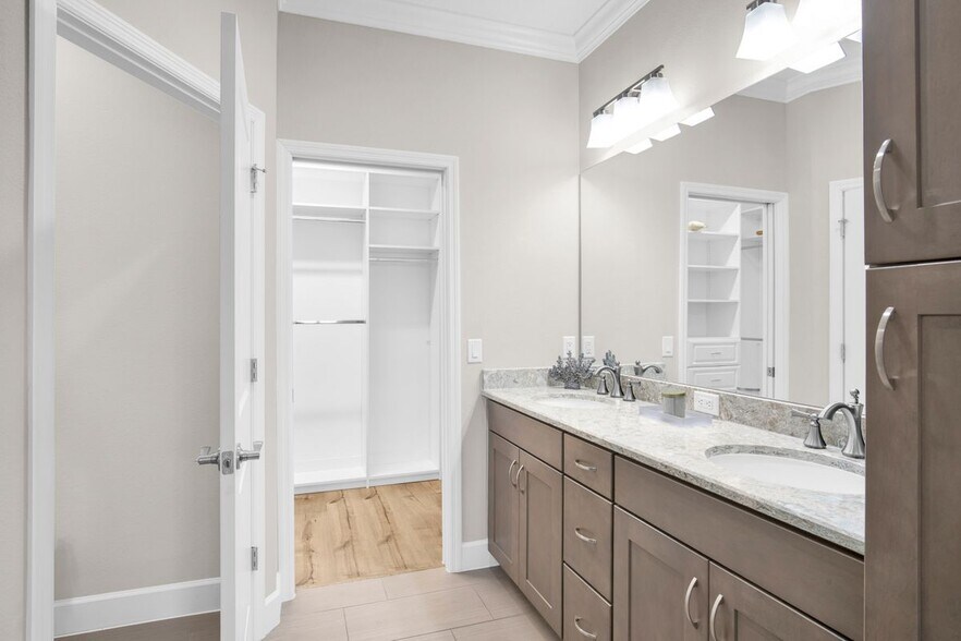 Building Photo - 341 Good Life Wy