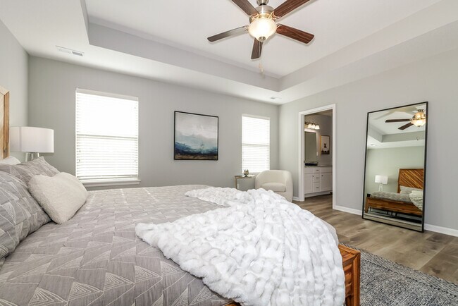 Building Photo - Fantastic 4bd/2.5ba home! Coming soon!