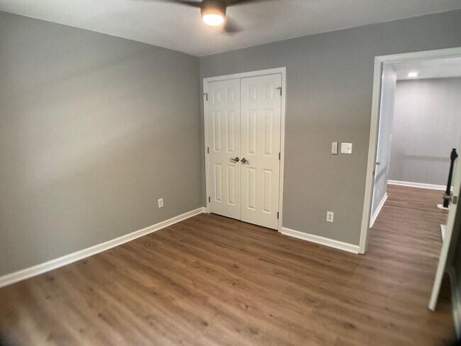 Building Photo - Absolutely Stunning Rare Rental in Hope Va...