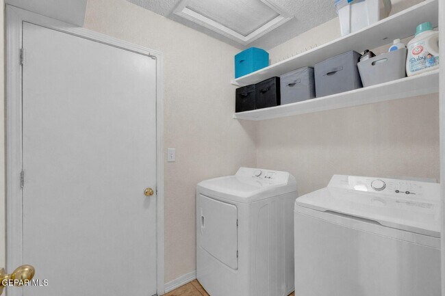Building Photo - 3092 Tierra Bowles Dr