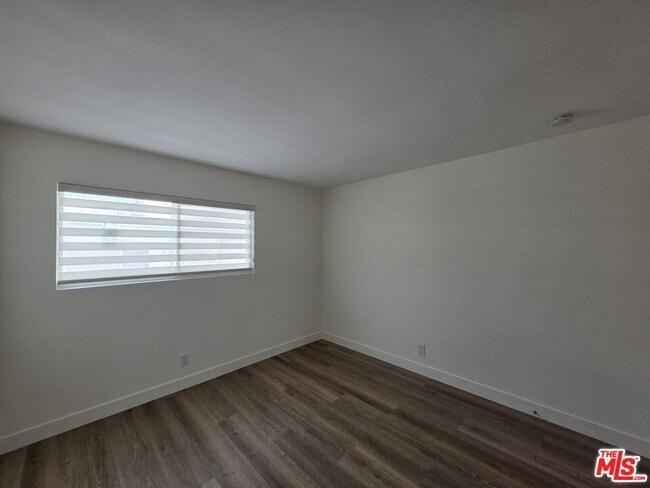 Building Photo - 517 N Francisca Ave