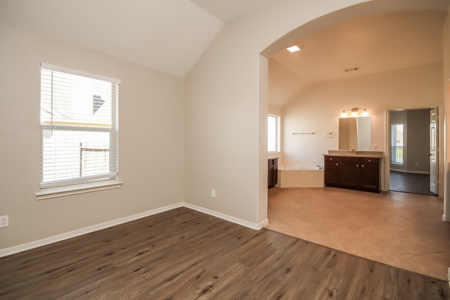 Building Photo - 22 Atascadero Dr