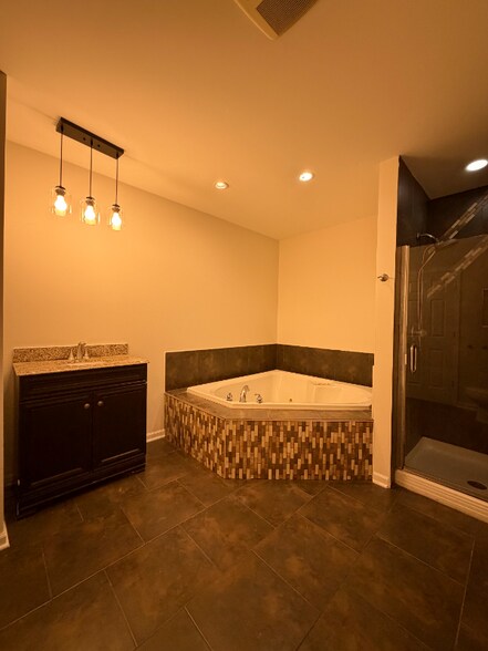 Building Photo - 3325 192nd Pl