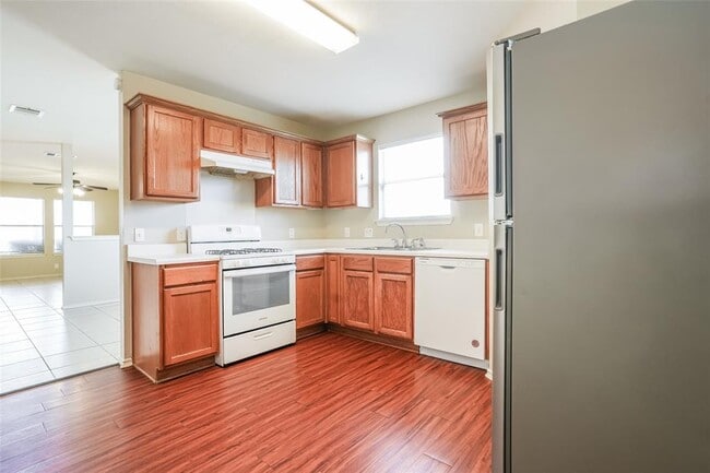 Building Photo - 5813 Wideleaf Dr