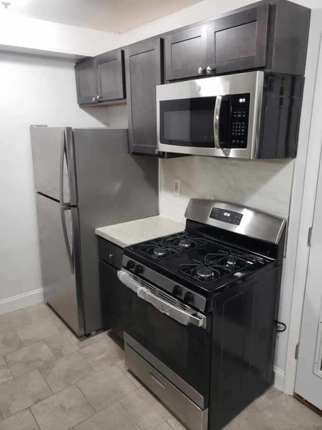 Building Photo - Hampshire Terrace Apartments