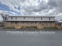 Building Photo - 1404-1412 Sanderson Ave