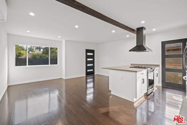 Building Photo - 841 Oxford Ave