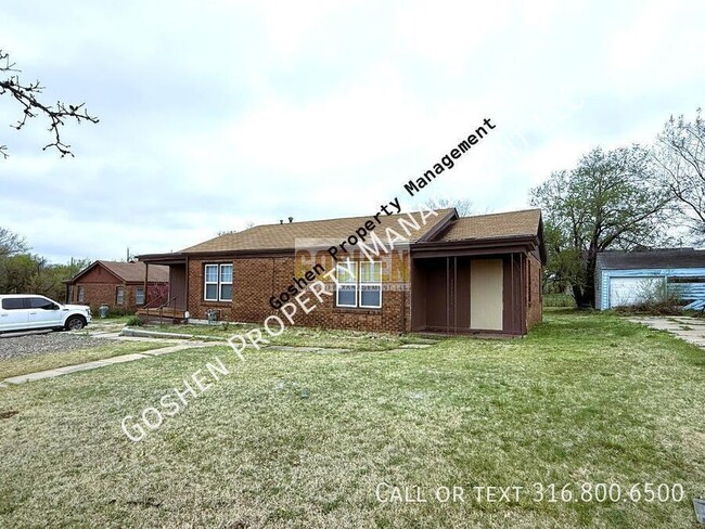 Primary Photo - 1411 N Erie Ave