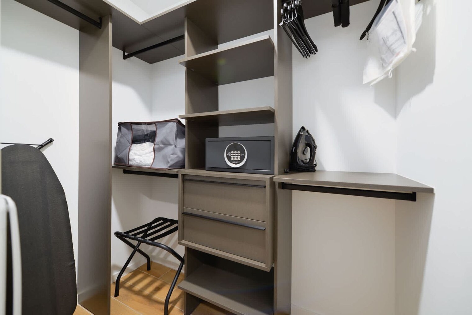 Building Photo - 398 NE 5th St