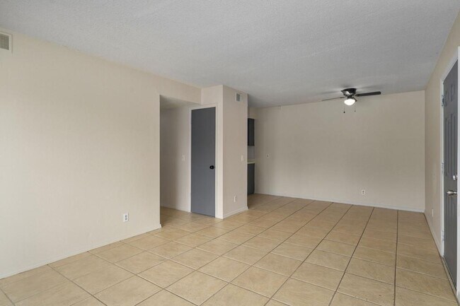 Building Photo - 310 Fairway Ave