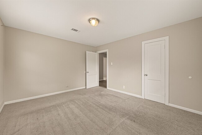 Building Photo - 5613 Dorothy Ann Dr