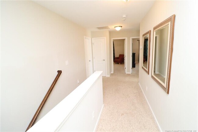 Building Photo - 809 Poplar St