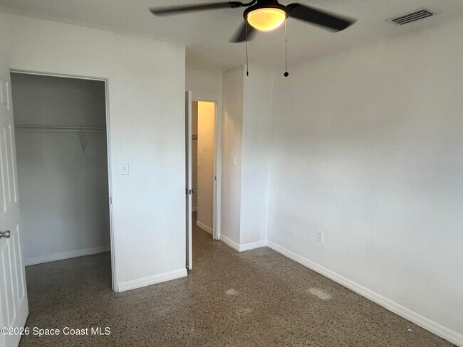 Building Photo - 1420 Avocado Ave