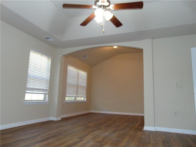 Building Photo - 1320 Napa Valley Dr SW