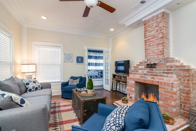 Building Photo - 418 E Myrtle St