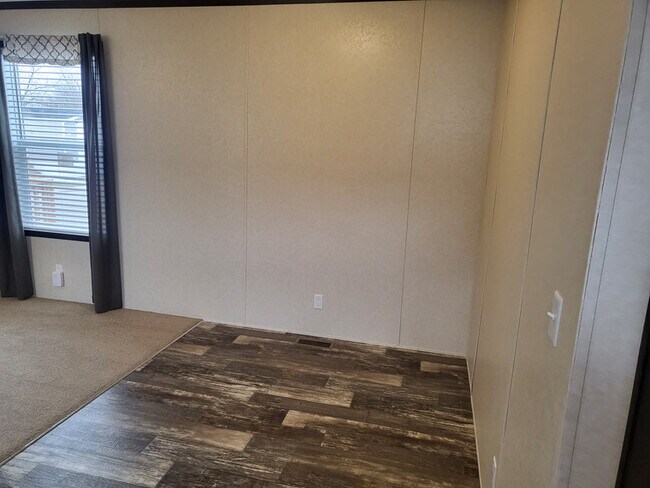 Building Photo - 271 Spruce