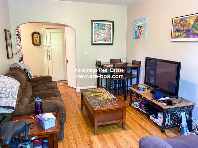 Building Photo - 19 Lanark Rd