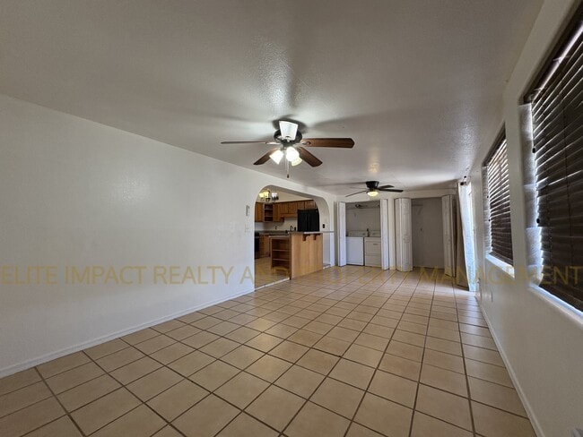 Building Photo - 4650 E Calle Aurora