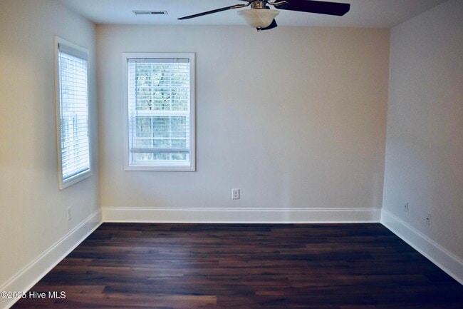Building Photo - 315 Adams Cir