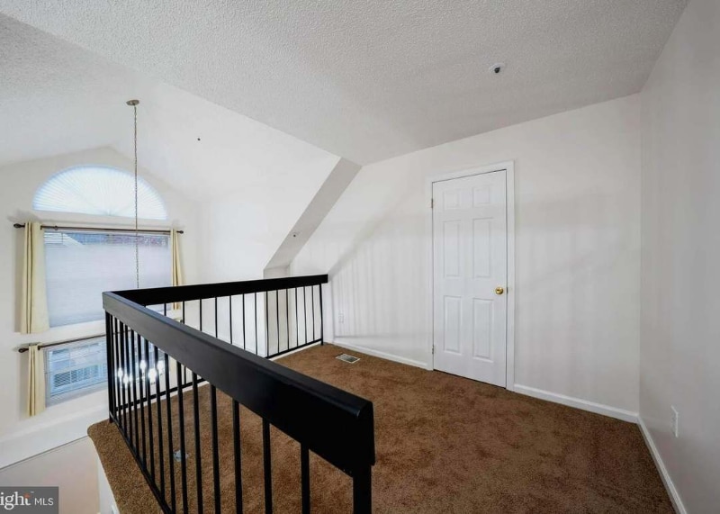 Building Photo - 14049 Vista Dr