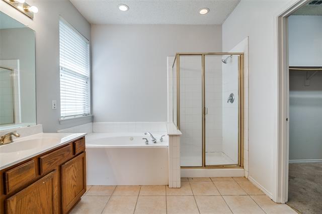 Building Photo - 2401 Redfield Dr