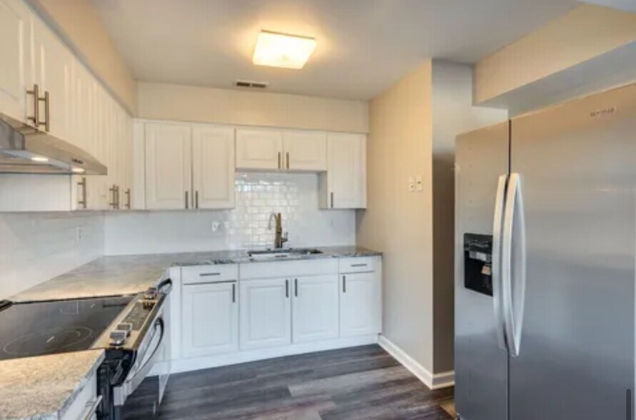 Building Photo - 5839 Brentwood Trce