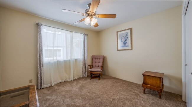 Building Photo - 4 Bedroom 2 Bath Level Entry Home