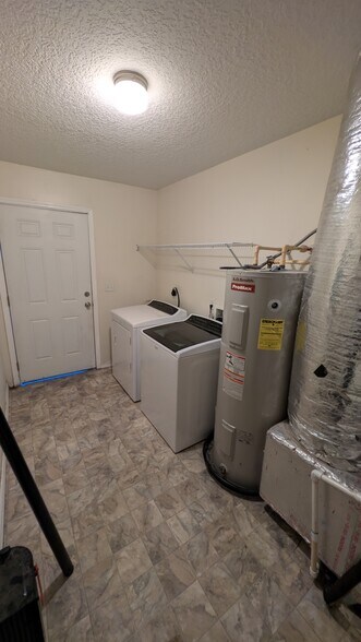 Building Photo - 7594 Taylor Field Rd