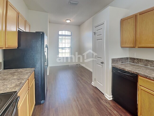 Building Photo - 3753 Woodbriar Dr