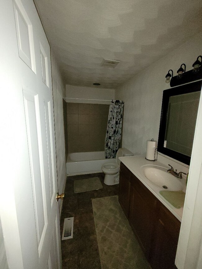 Building Photo - 5808 Bernhowe Manor Ln