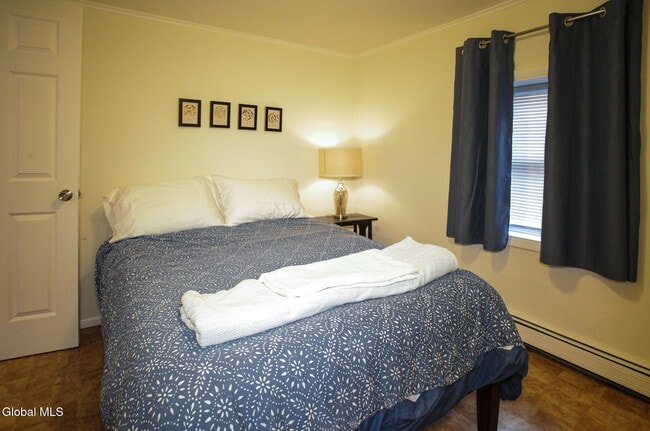 Building Photo - 10 Newark St