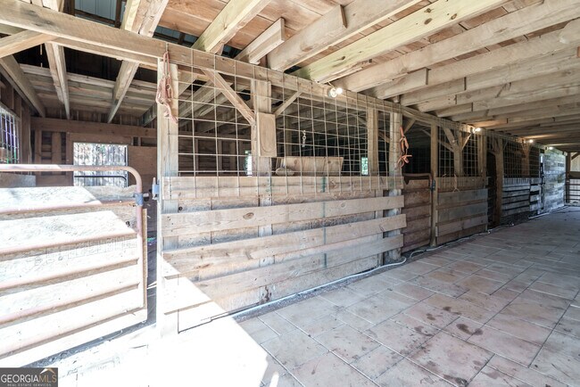 Building Photo - 1121 Prospect Rd