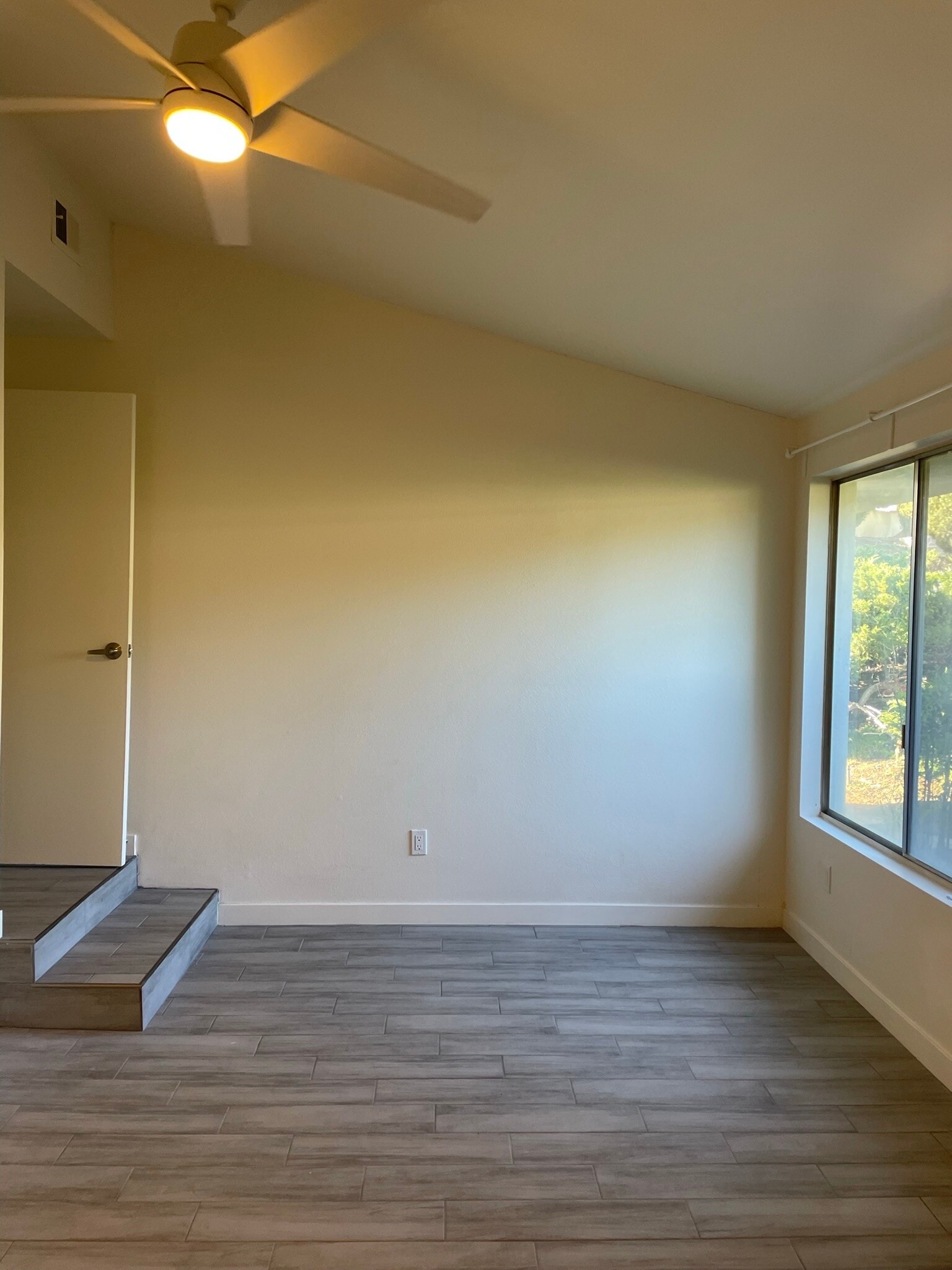 Front Bedroom - 6052 Pat Ave
