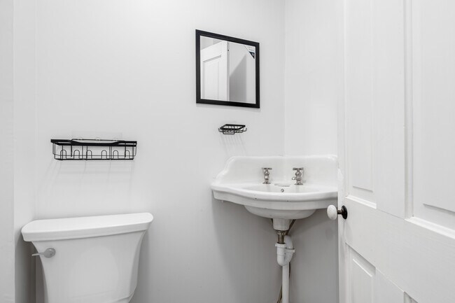 Building Photo - 120 S Cherokee St