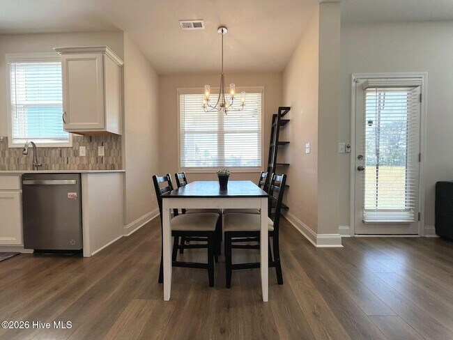 Building Photo - 158 Rocking Horse Ln