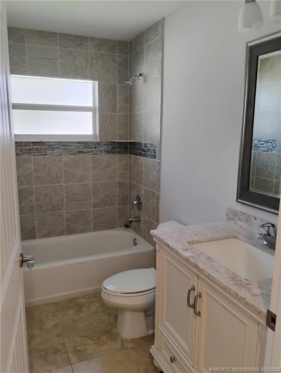 Building Photo - 6655 SE Morningside Dr