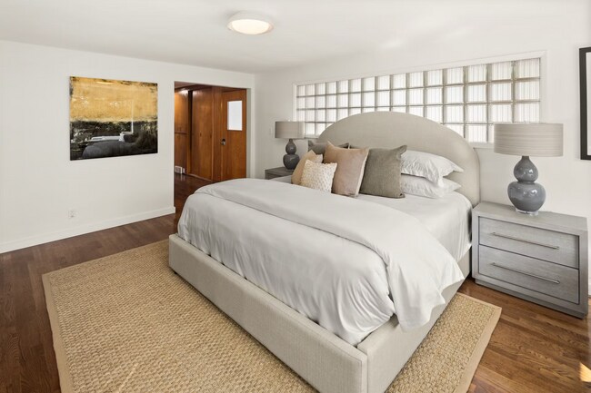 Building Photo - Belvedere Terrace Home