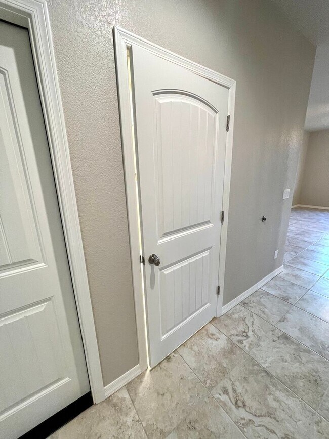 Building Photo - 2022 Construction 3 Bedroom Home in Southe...