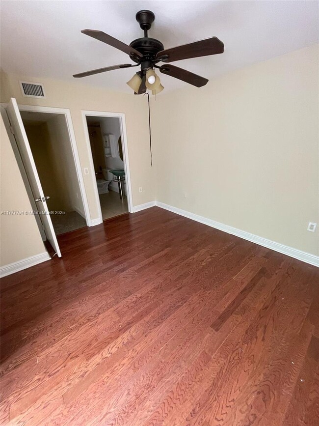 Building Photo - 870 Blue Ridge Cir