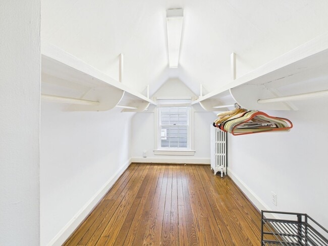 Building Photo - 307 Lexington Rd