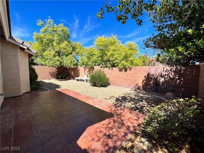Building Photo - 9824 Double Rock Dr