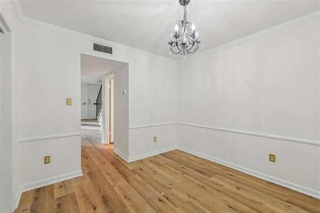 Building Photo - 98 La Rue Pl NW