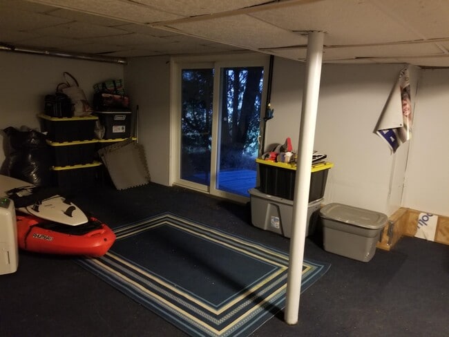 Building Photo - 15 Winding Pond Rd