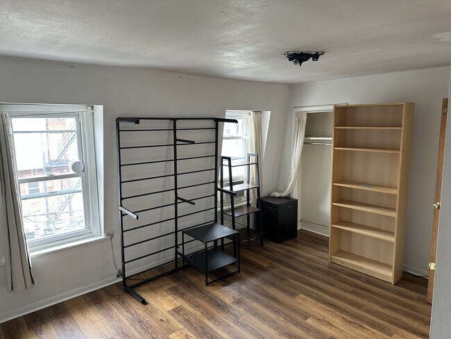 Building Photo - 3942 Delancey St