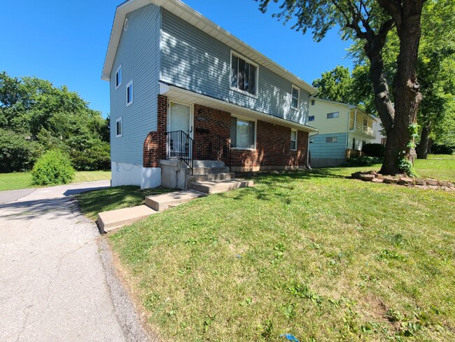 Building Photo - 7125 Askew Ave