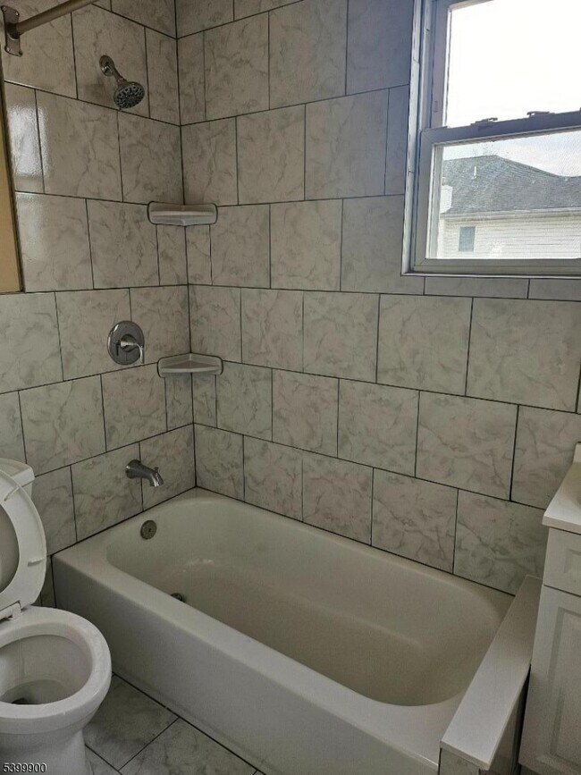 Building Photo - 88 Elizabeth St