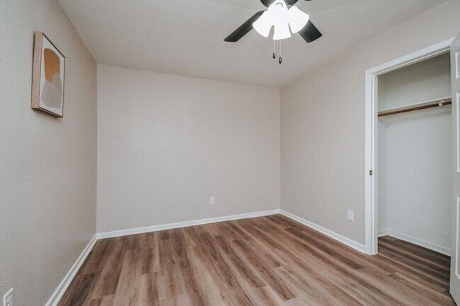 Building Photo - 108 Milann St