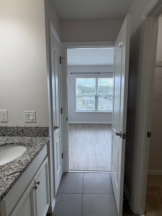 Building Photo - 600 Northern Way