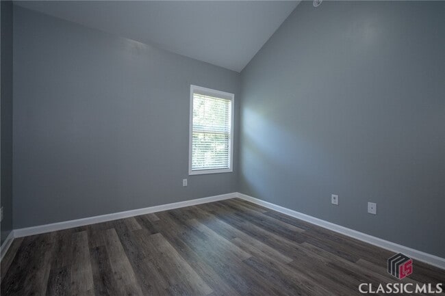 Building Photo - 168 Putters Dr